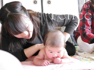 うつ伏せ頑張ってるよー