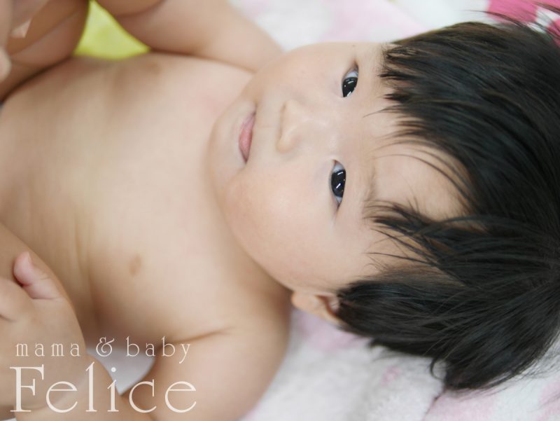 ベビーマッサージ体験中