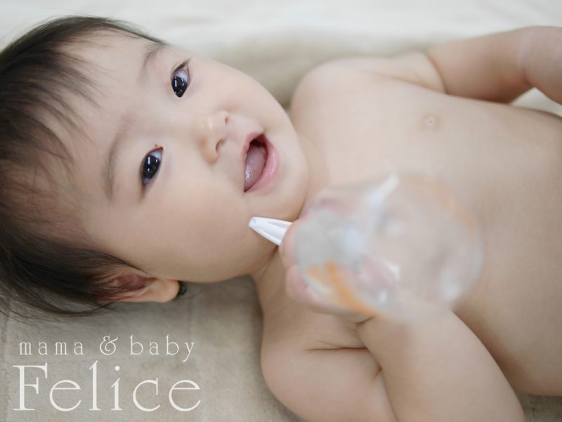 ベビーマッサージ体験中