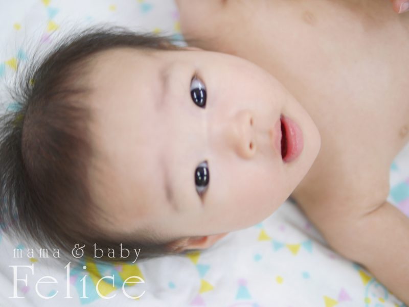 ベビーマッサージ体験中